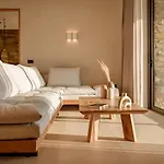 Mirabilis Villa *