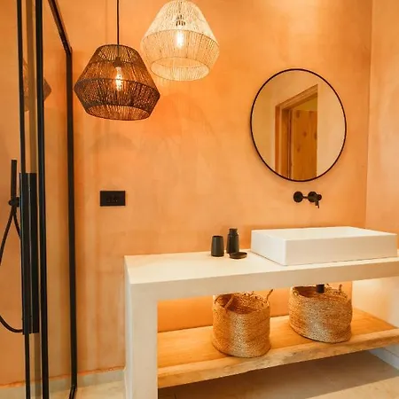 Mirabilis Villa Chora