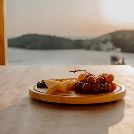 Mirabilis * イオス島 チョーラ