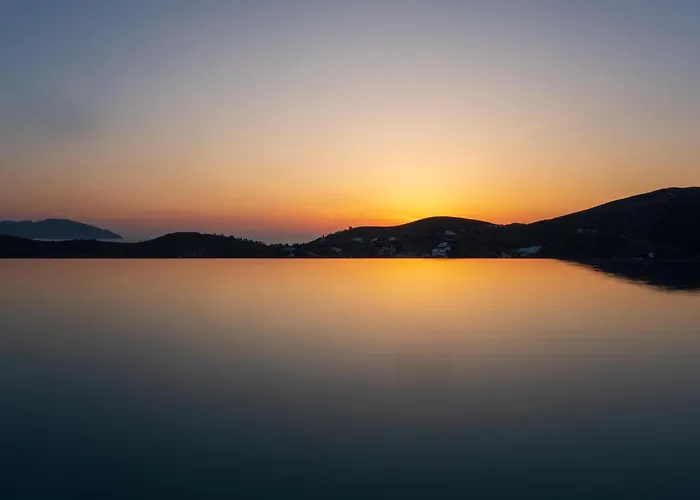 ヴィラ Mirabilis イオス島 チョーラ